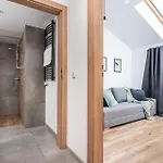 Blossom - Old Town Residence - By Upstairs